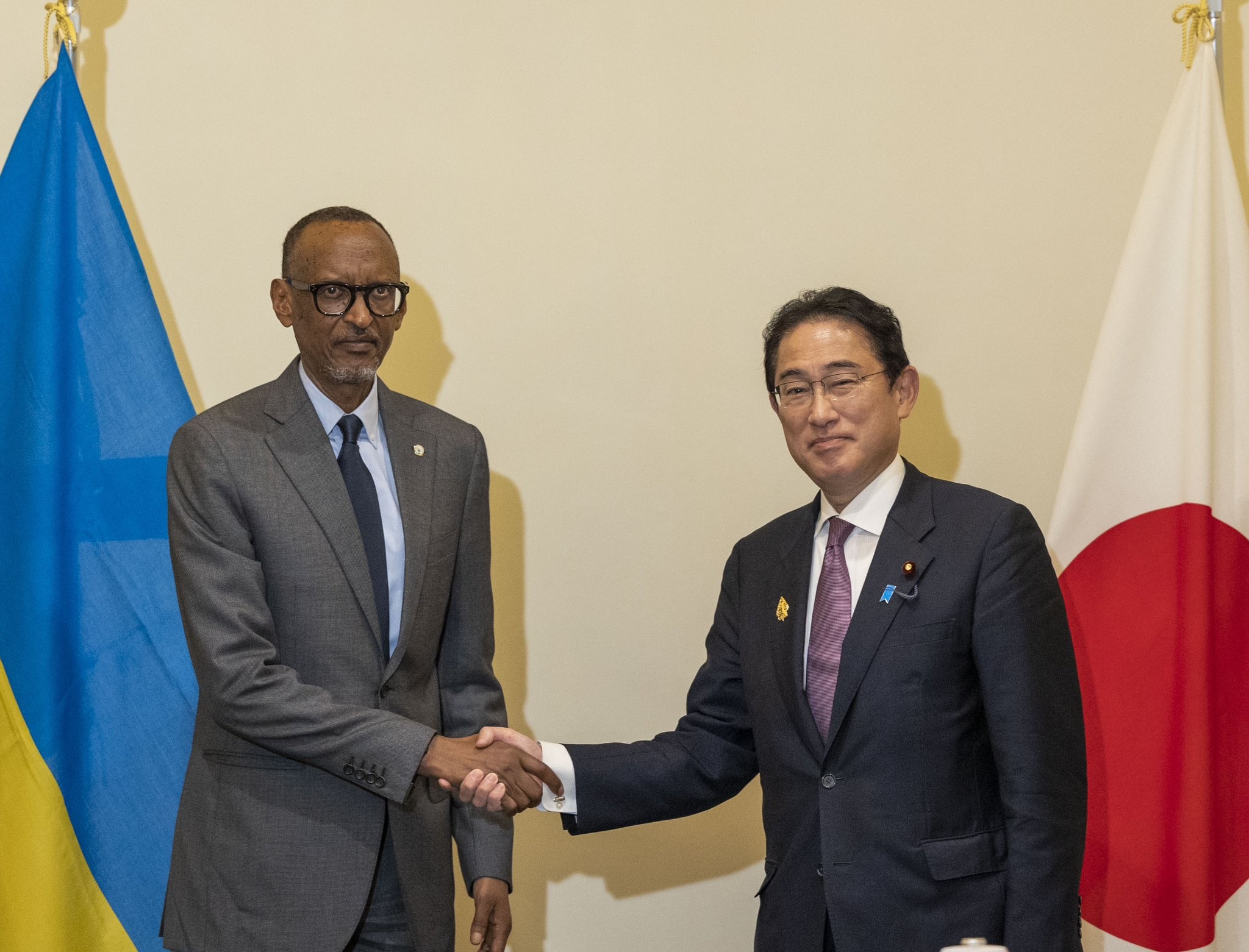 Perezida Kagame na Fumio Kishida baganiriye ku mubano w’u Rwanda n’u Buyapani