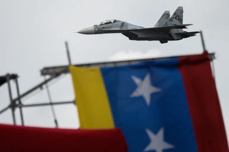 Amerika ihangayikishijwe n’indege z’igisirikare cya Venezuela zagaragaye hafi y’ubwato bwayo