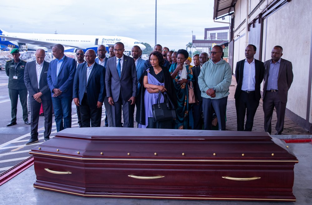 Umubiri wa Gen (Rtd) Marcel Gatsinzi wagejejwe mu Rwanda