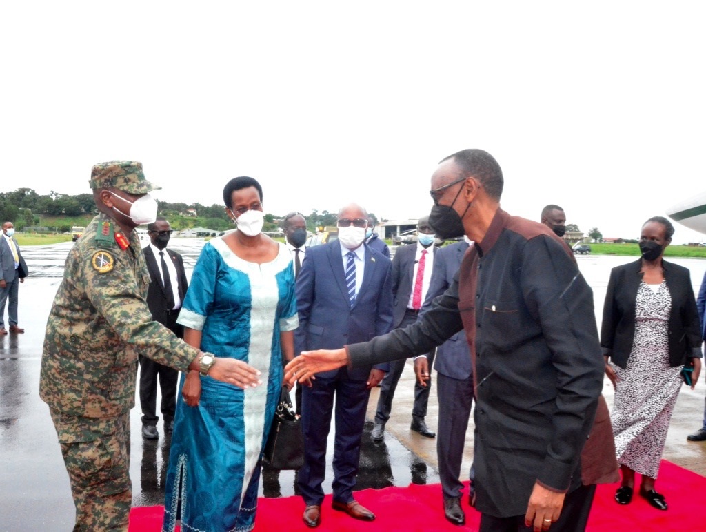 Yashakishije nimero yanjye ansaba kunsura – Impanuro za Perezida Kagame kuri Gen Muhoozi
