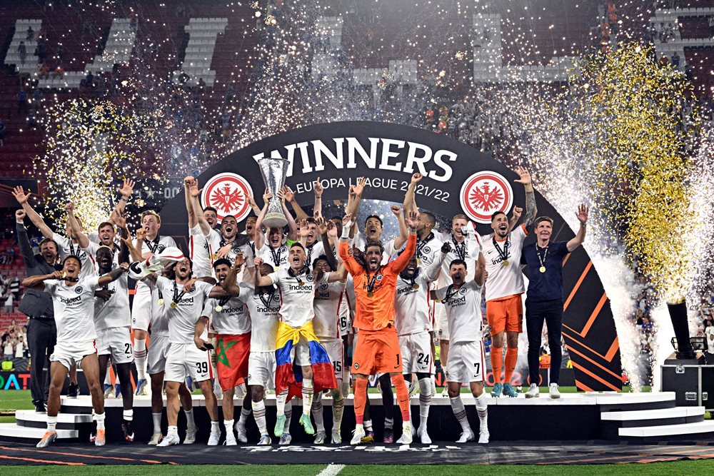 Eintracht Frankfurt yegukanye Europa League yaherukaga mu myaka 42 ishize (Amafoto)