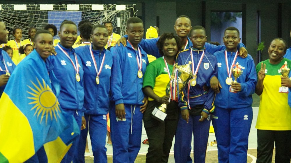 Handball: Abangavu b'u Rwanda begukanye Irushanwa ry’Akarere ka Gatanu batsinze u Burundi (Amafoto)