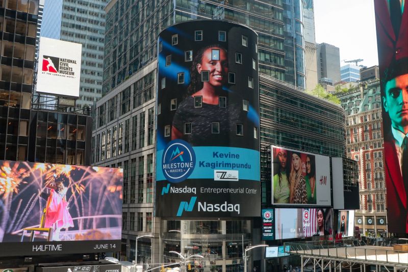 Kagirimpundu uri mu bashinze Uzuri K&Y yagaragaye ku byapa by’i New York