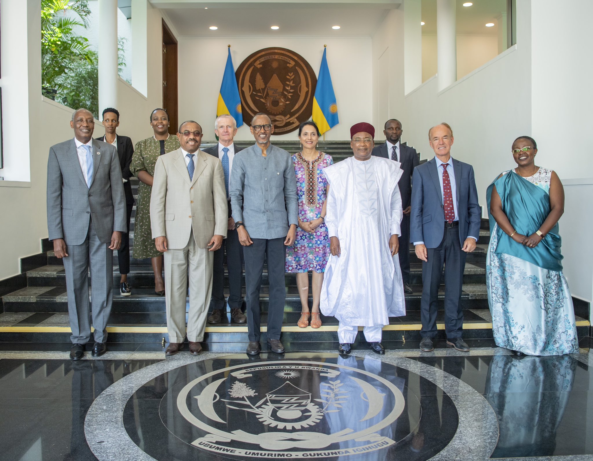 Perezida Kagame yakiriye abayobozi bakuru bitabiriye Inama Nyafurika ku byanya bikomye