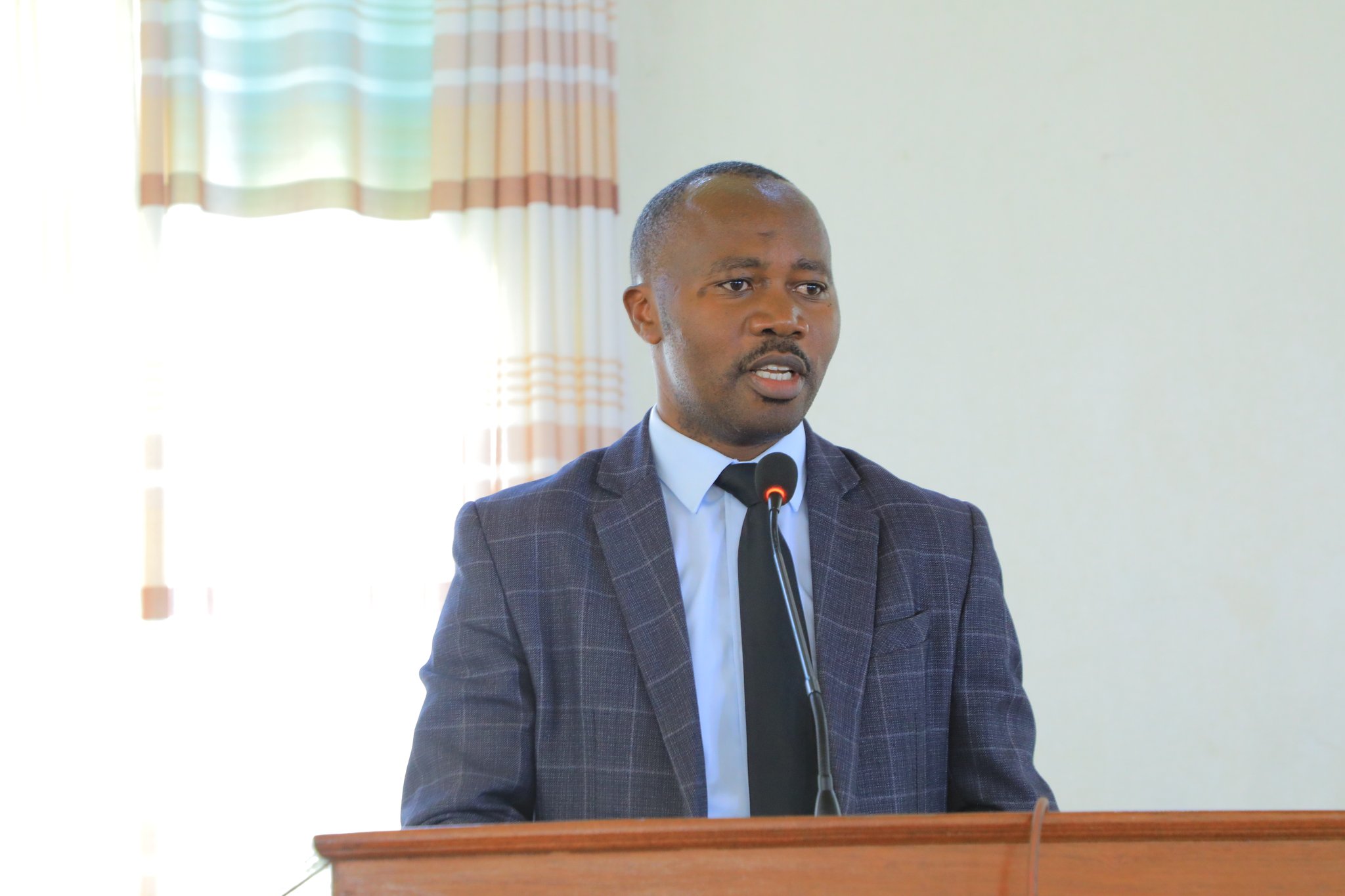 Umwuka uri mu Karere ka Rutsiro nyuma y’ukwezi abari bayobozi begujwe