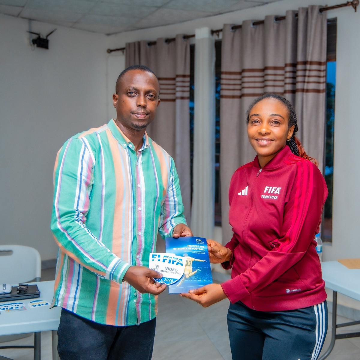 Abasifuzi 18 b’Abanyarwanda bakiriye ibirango bya FIFA bazakoresha mu 2026