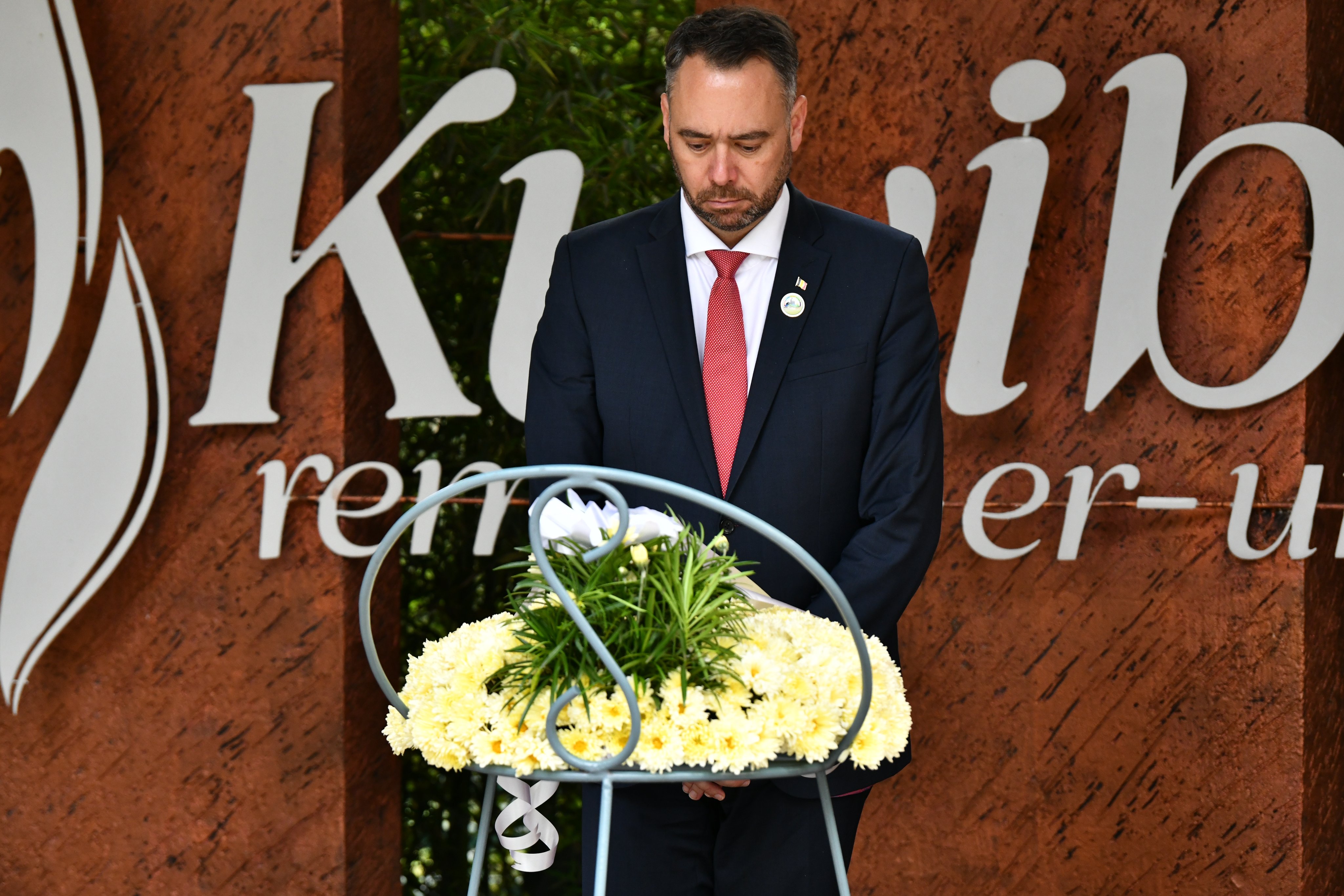 Minisitiri Prévot w’u Bubiligi yasuye Urwibutso rwa Jenoside rwa Kigali