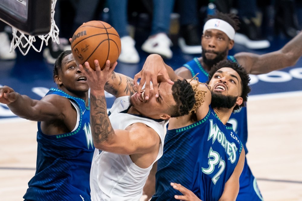 NBA: Mavericks na Phoenix zageze ku mukino wa gatandatu, Golden State Warriors irategerejwe