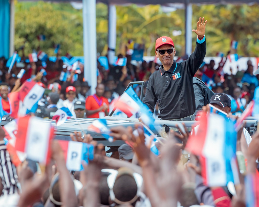 Paul Kagame yashimiwe n’abaturanyi be bo mu Bugesera (UKO KWIYAMAMAZA BYAGENZE)
