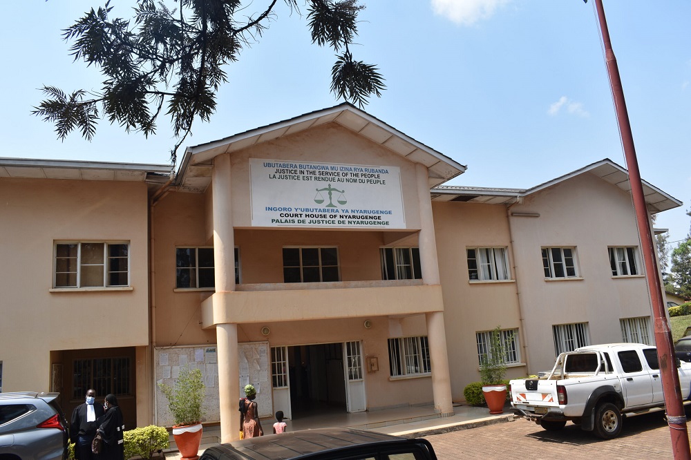 Icyo itegeko rivuga ku gutuka cyangwa gusagarira abari mu nzego z’ubutabera
