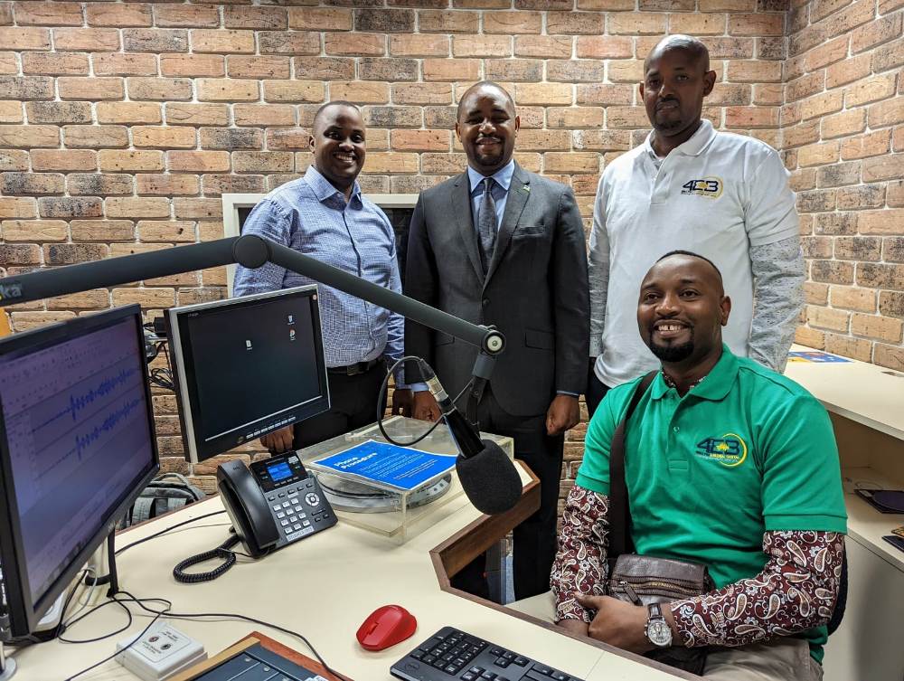 Ambasaderi Uwihanganye yaganiriye n’Abanyarwanda bo muri  Queensland