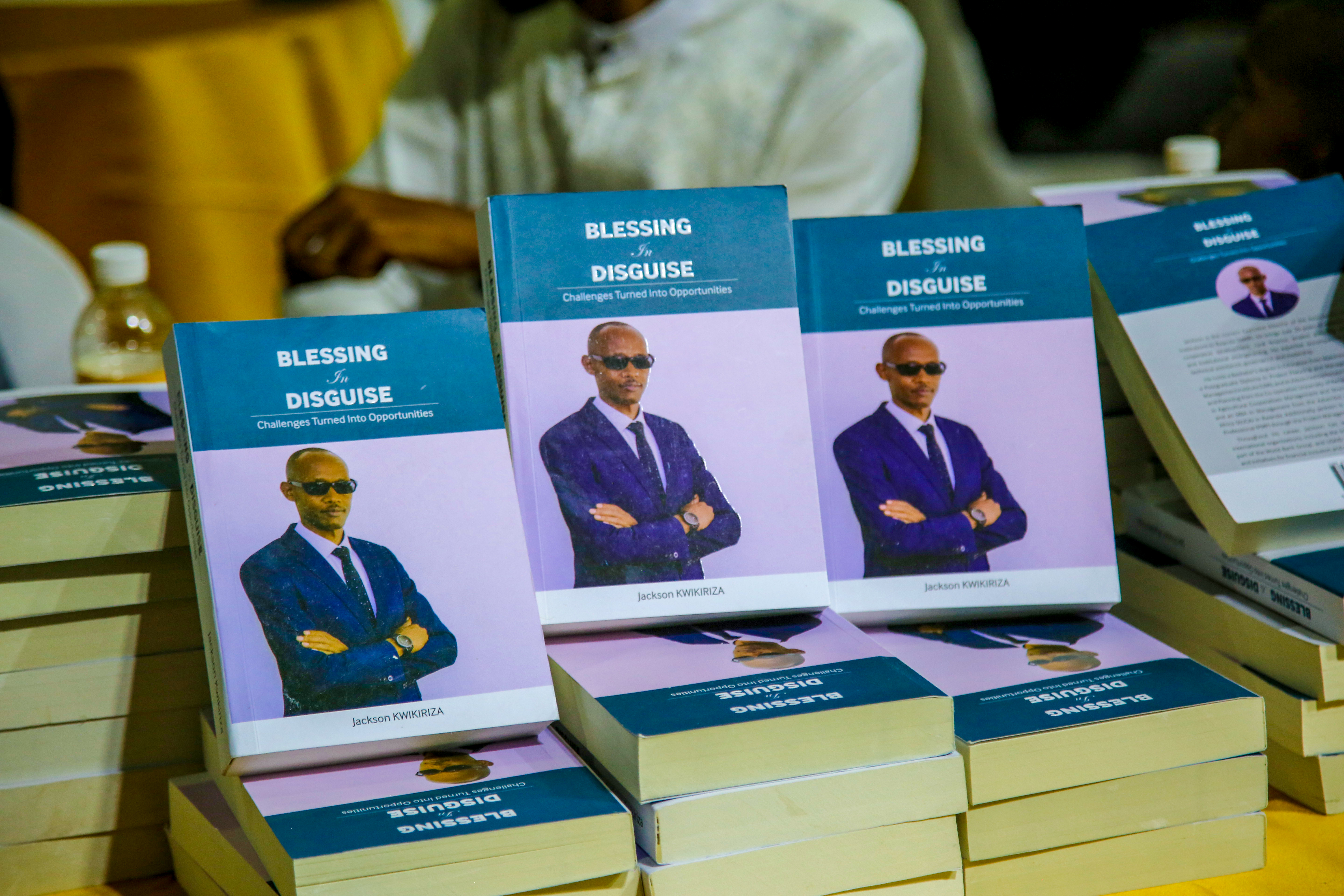 Kwikiriza uyobora AMIR yashyize hanze igitabo kigaruka ku buzima bugoye yanyuzemo