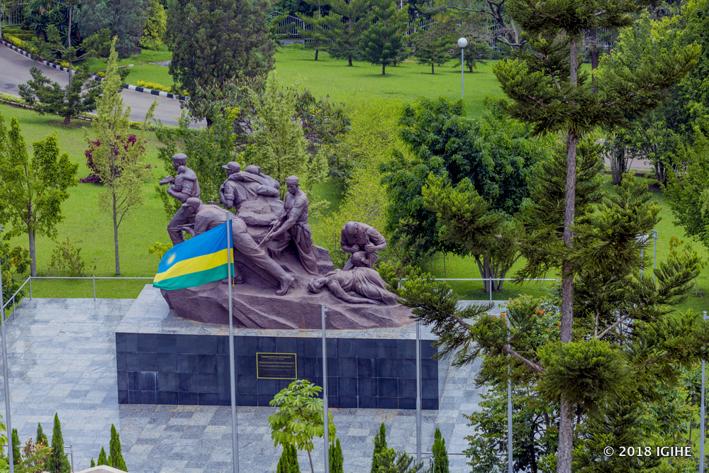 Isano ntavuguruzwa iri hagati yo Kurera no Kwibohora
