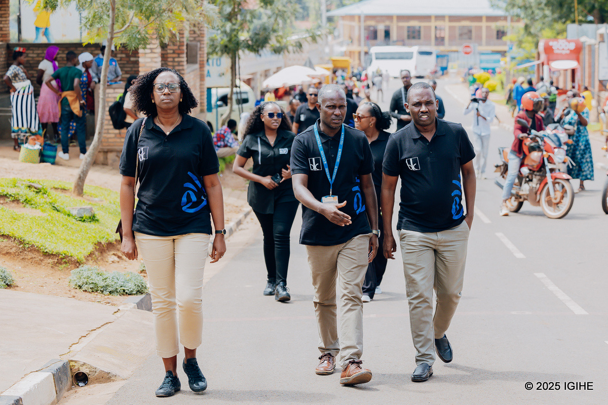 Banki ya Kigali yasuye abakiliya bayo b’i Gicumbi ibizeza gukomeza imikoranire inoze