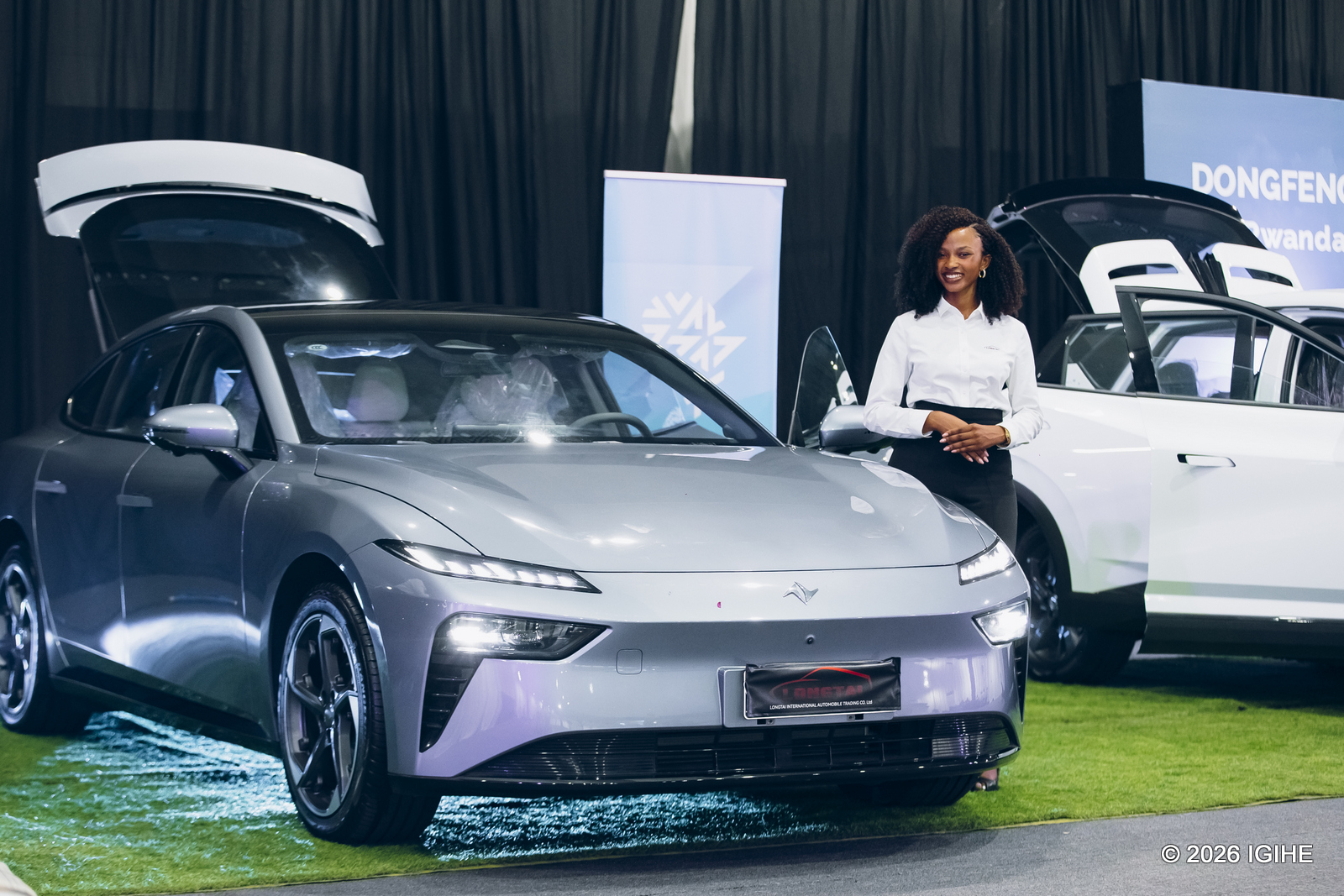 NCBA mu bufatanye na Longtai na Dongfeng bworohereza abashaka kugura imodoka z'amashanyarazi mu byiciro