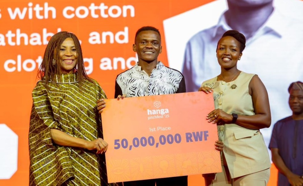 Gukora imyenda mu nsina byamuhesheje igihembo cya Miliyoni 50 Frw
