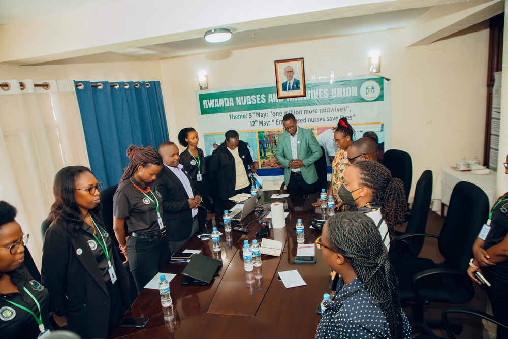 Impungenge ku mubare w’abaforomo n’ababyaza bajyanwa mu butabera kubera akazi wiyongera cyane