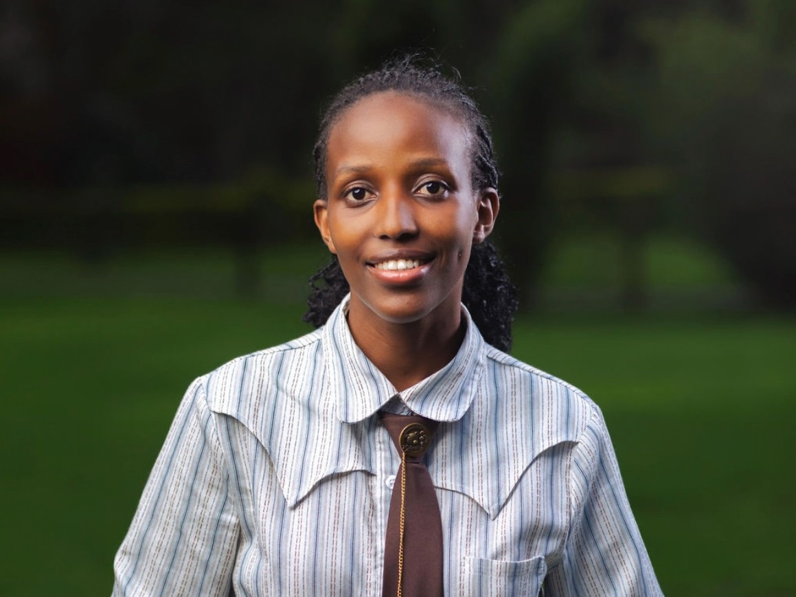 Ingabire Solange wakuriye mu buhunzi, yiyemeje gufasha bagenzi be kubona amahirwe yo kwiga