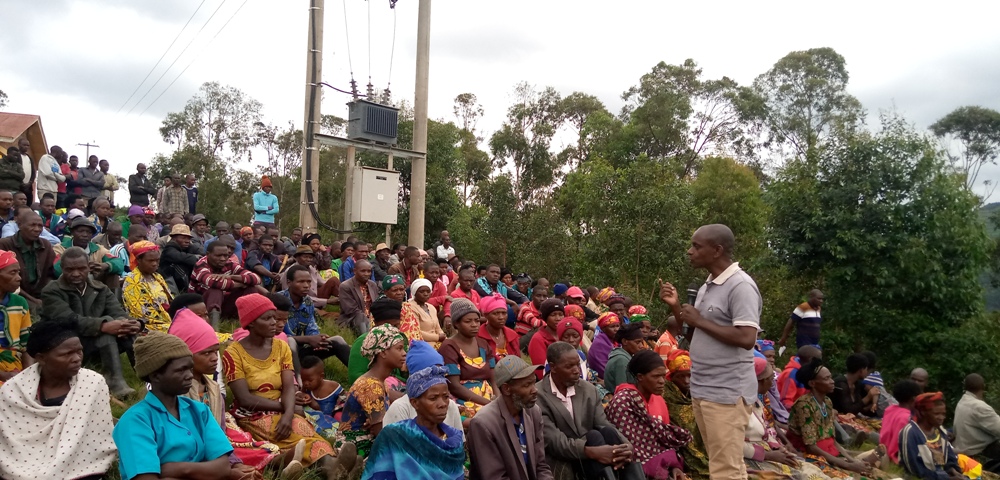 Burera: Abadepite basabye abaturage gukura amaboko mu mifuka aho ‘kugonda ijosi’