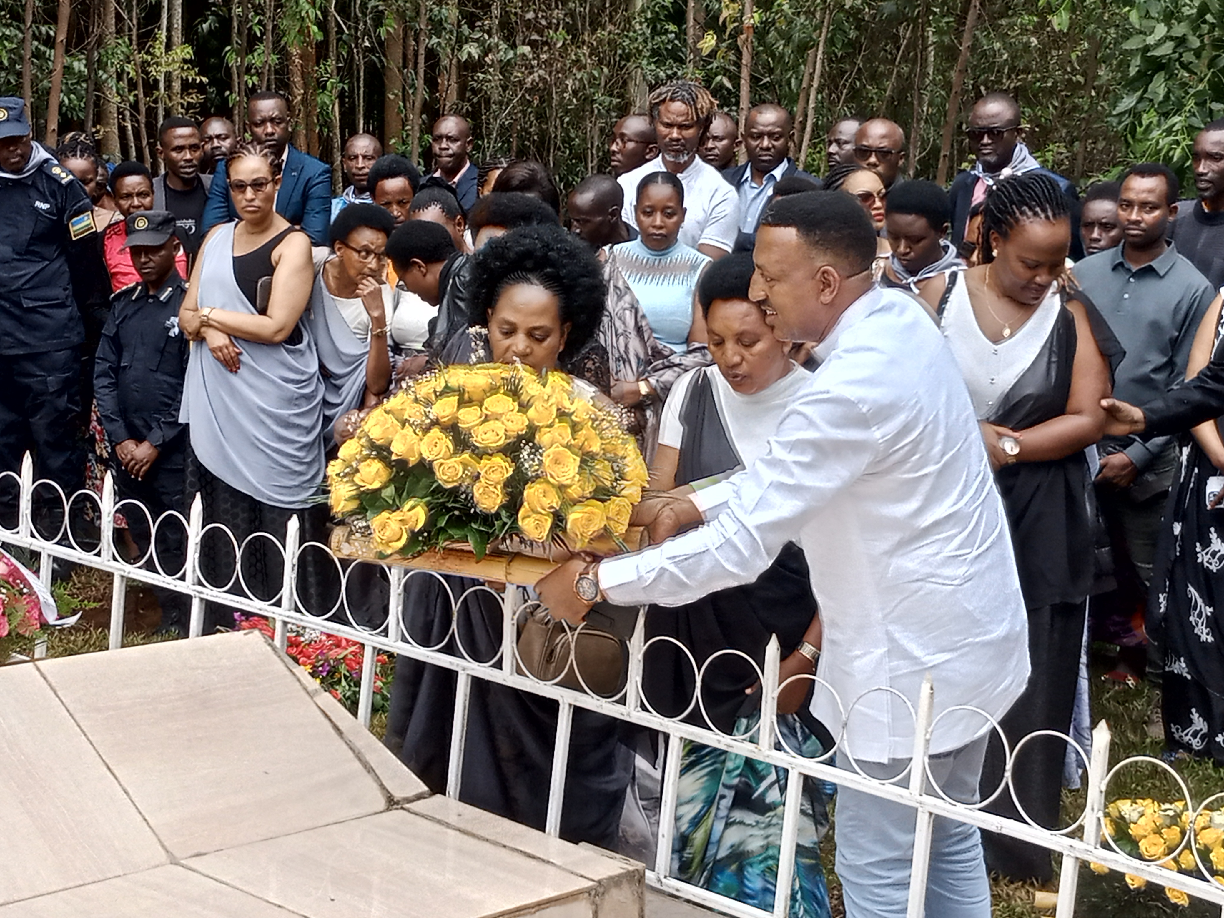 Rusizi: Ab’i Munyove basabye ubuyobozi ubufasha mu kwimura imibiri y’abazize Jenoside idashyinguye mu Rwibutso
