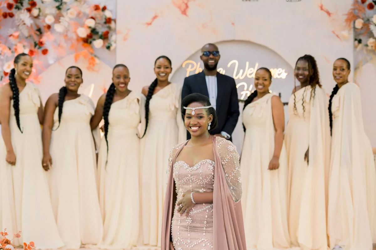 Eddy Kenzo yerekanwe iwabo wa Phiona Nyamutoro wamwijeje kumukunda urudacogora (Amafoto)