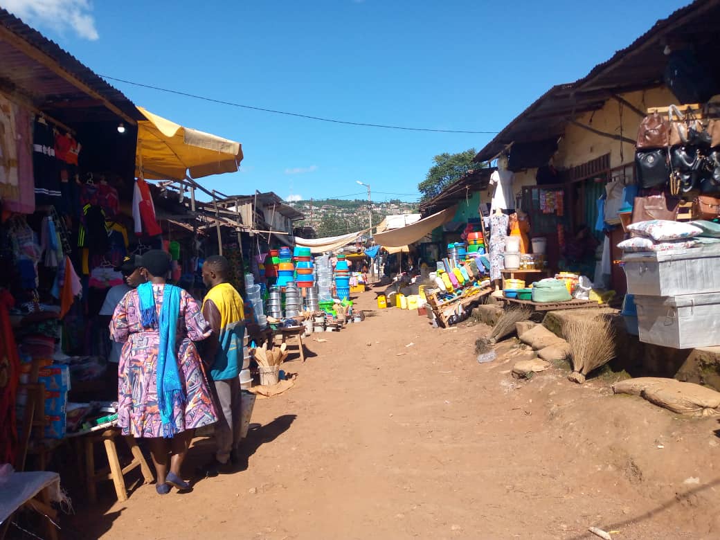 Nyamirambo:  Babangamiwe n’ibihumbi 200 Frw bakwa ngo bubakirwe isoko