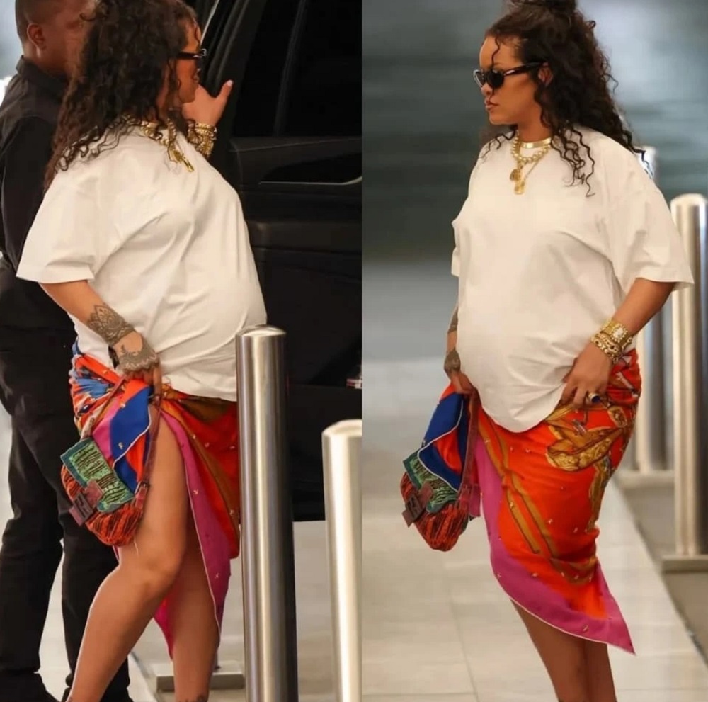 Rihanna yagaragaye akenyeye ‘echarpe’ bitungura benshi