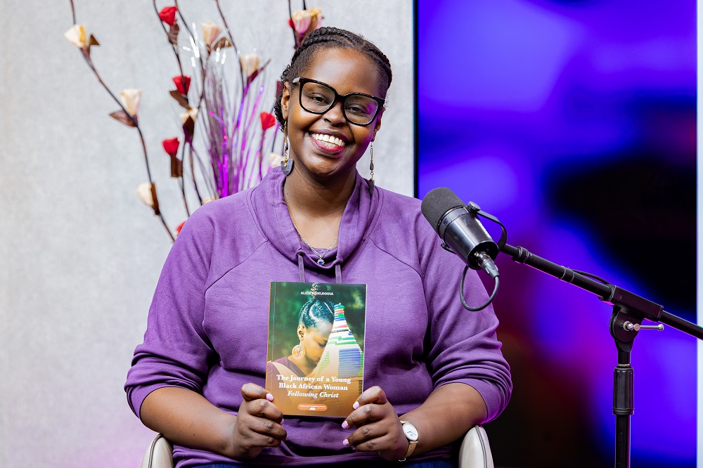 Gupfukirana ibitekerezo bye no kumenya Imana byabereye Alice Ndikumana intandaro yo kwandika igitabo