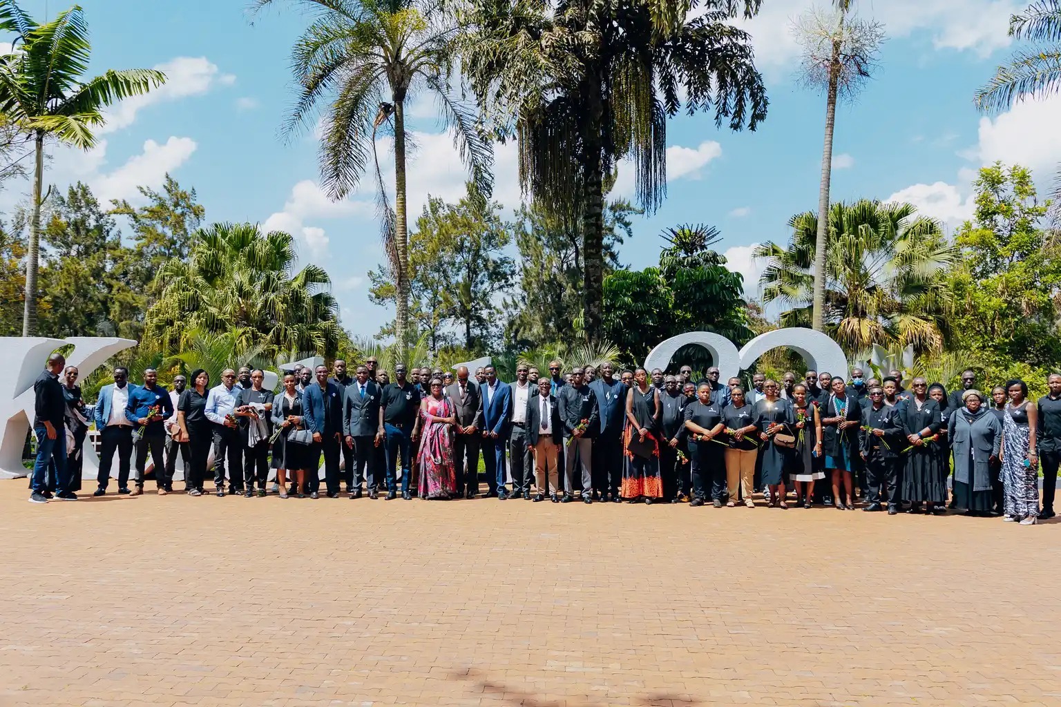 Ingaga zishamikiye kuri Minisiteri y’Ubuzima zunamiye abazize Jenoside, ziyemeza gusigasira ubumwe bw'Abanyarwanda