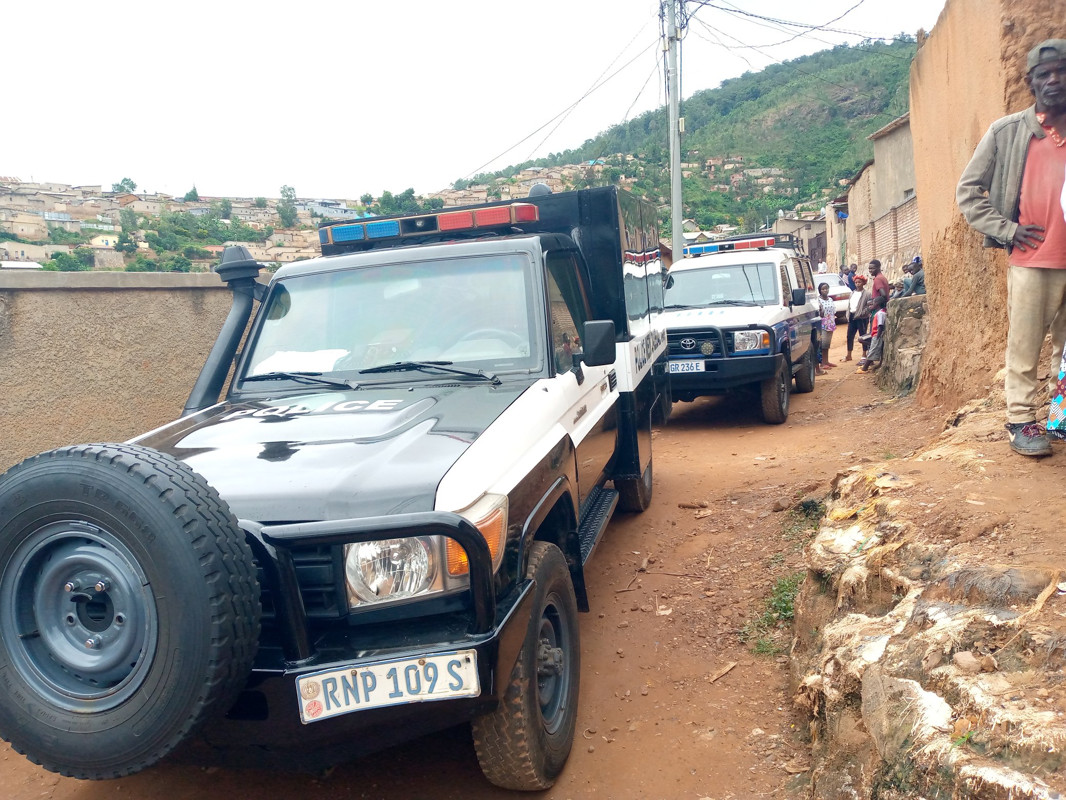 Kimisagara: Hagaragaye umugabo wapfuye amanitse mu giti yambaye ubusa