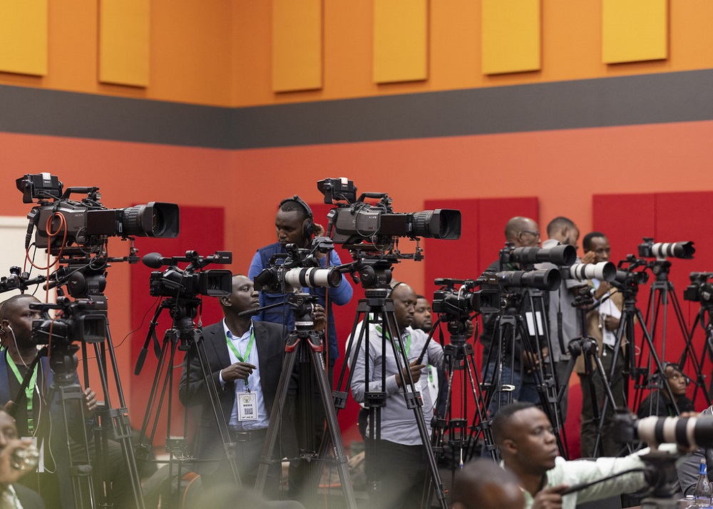 Hari atemerewe gutangazwa: Imaramatsiko ku byerekeye kubona amakuru mu Rwanda