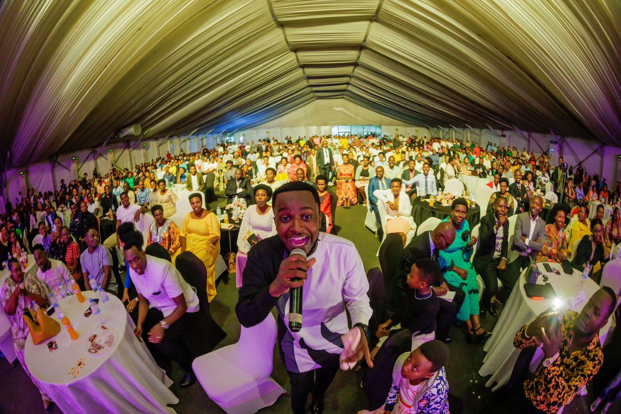 Jado Sinza yakoze igitaramo cyitabiriwe n’ibyamamare n’abakunzwe mu muziki wa Gospel (Amafoto)