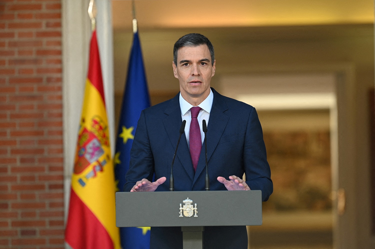 Imyigaragambyo yakuruwe n’umukecuru w’imyaka 87 yatumye Espagne itegura amatora igitaraganya
