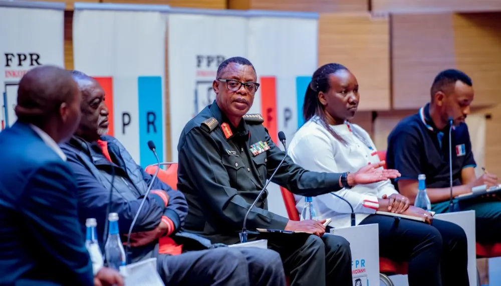 Gen Kabarebe yasobanuye impamvu RDF yafunze abasirikare bitabiriye kwimika ‘Umutware w’Abakono’