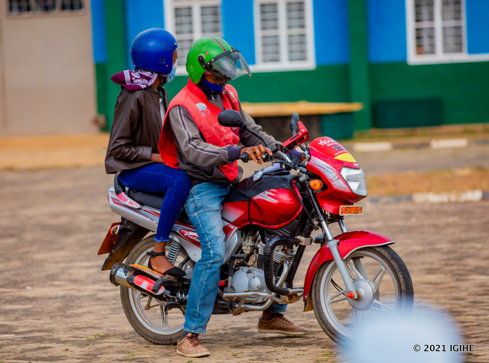 Abanyarwanda bazungukira iki mu icibwa rya moto za lisansi muri Kigali?