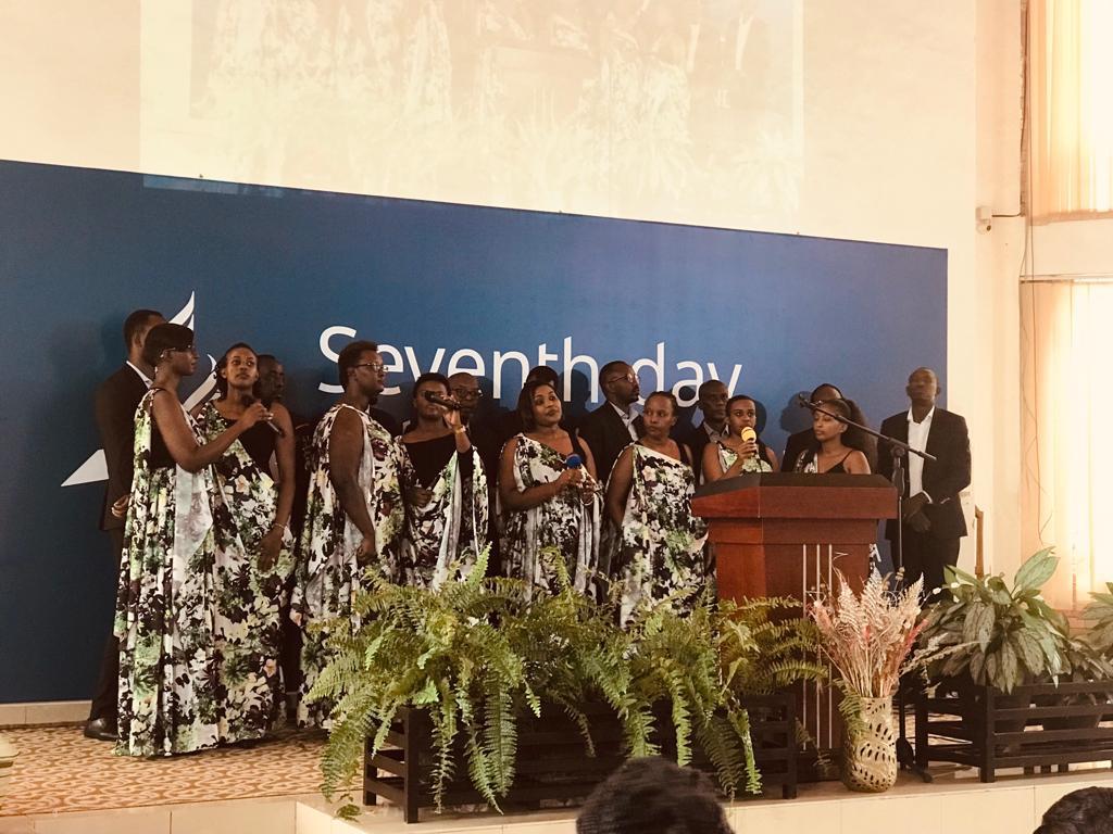 Patmos Choir yatatse ubwiza bw’u Rwanda, ishimira Imana yaruhanze