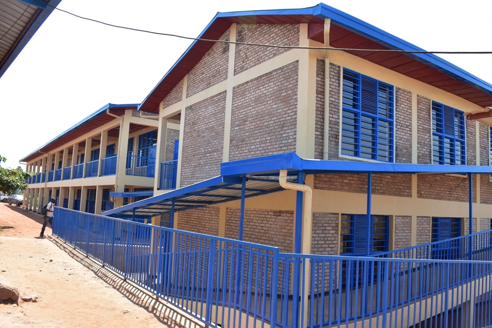 Rubavu: Hakenewe ibyumba 1360 byo kugabanya ubucucike mu mashuri