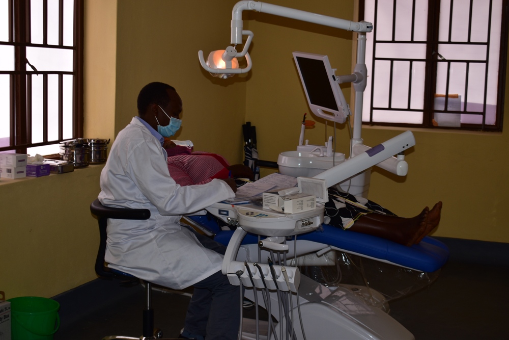 Abarenga 200 baracyapfa babyara: Ibigikeneye kwitabwaho mu buvuzi mu Rwanda