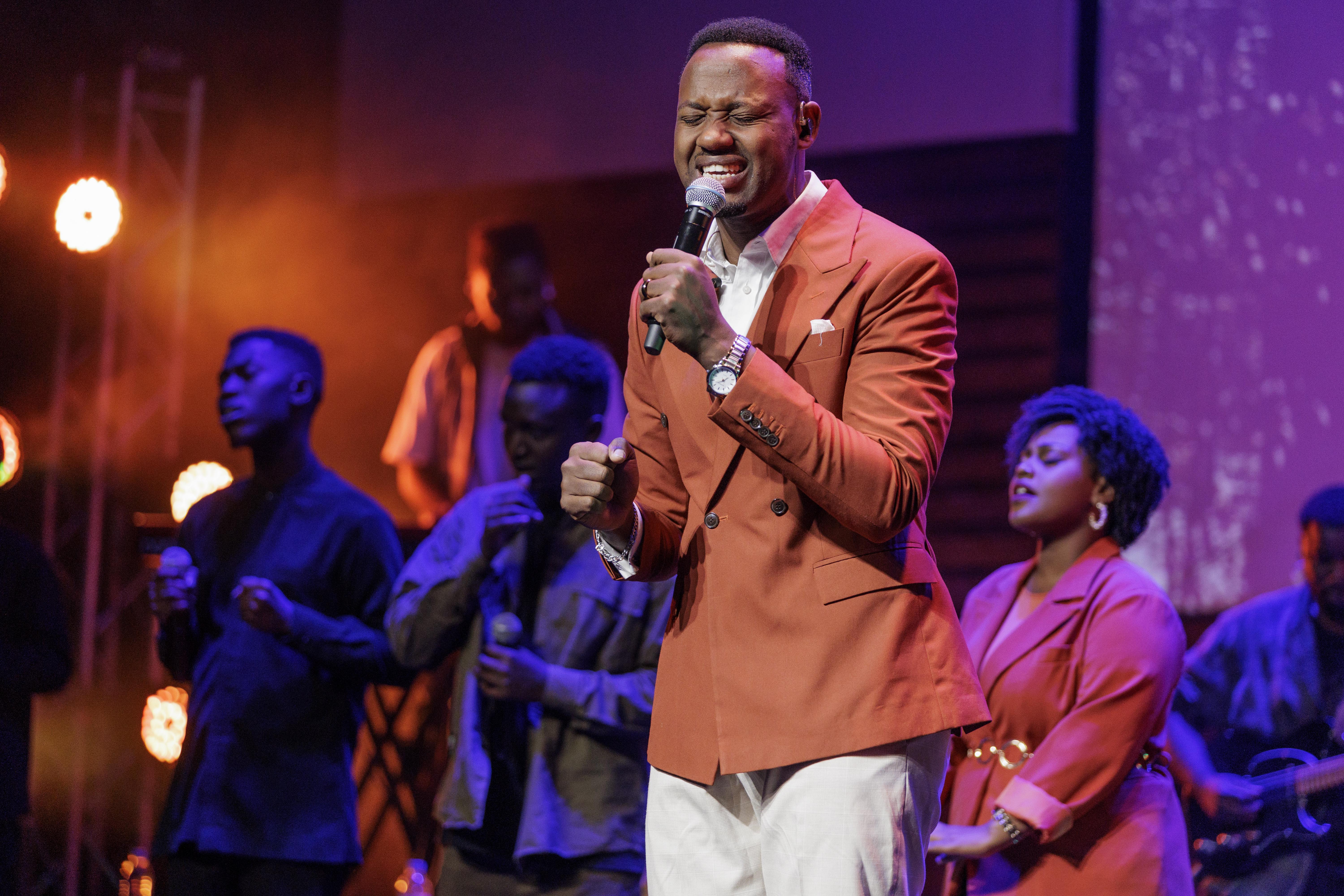 Christophe Ndayishimiye yamuritse album, ahabwa Miliyoni 3 Frw