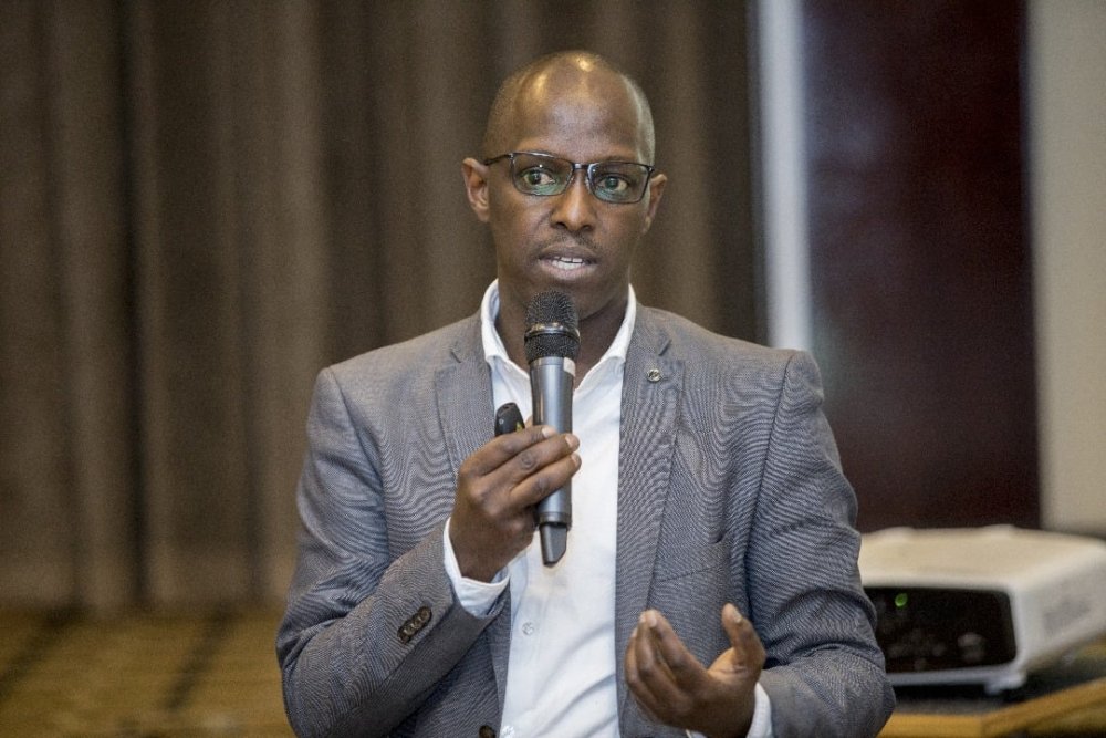 Impamvu bizagora ubuvuzi kugena ubwenge bw’umuntu mu mboni za Prof. Mutesa