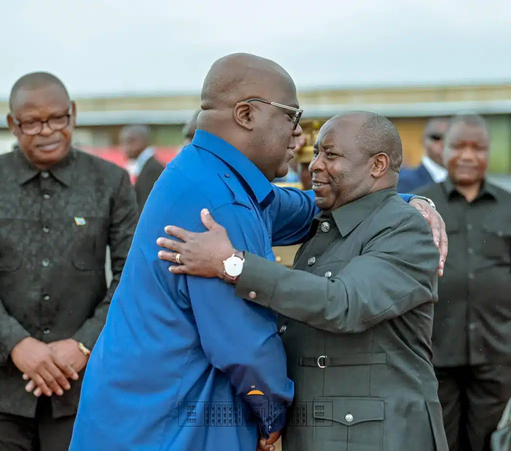 Ndayishimiye yafashe mu mugongo Tshisekedi wapfushije abajenerali