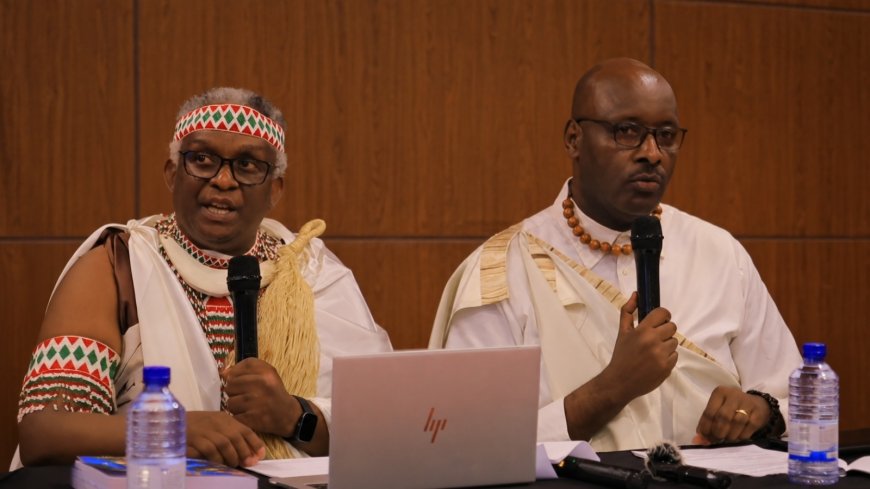 Banditse igitabo gisesengura Bibiliya, inyandiko za kera n’amateka y’amadini