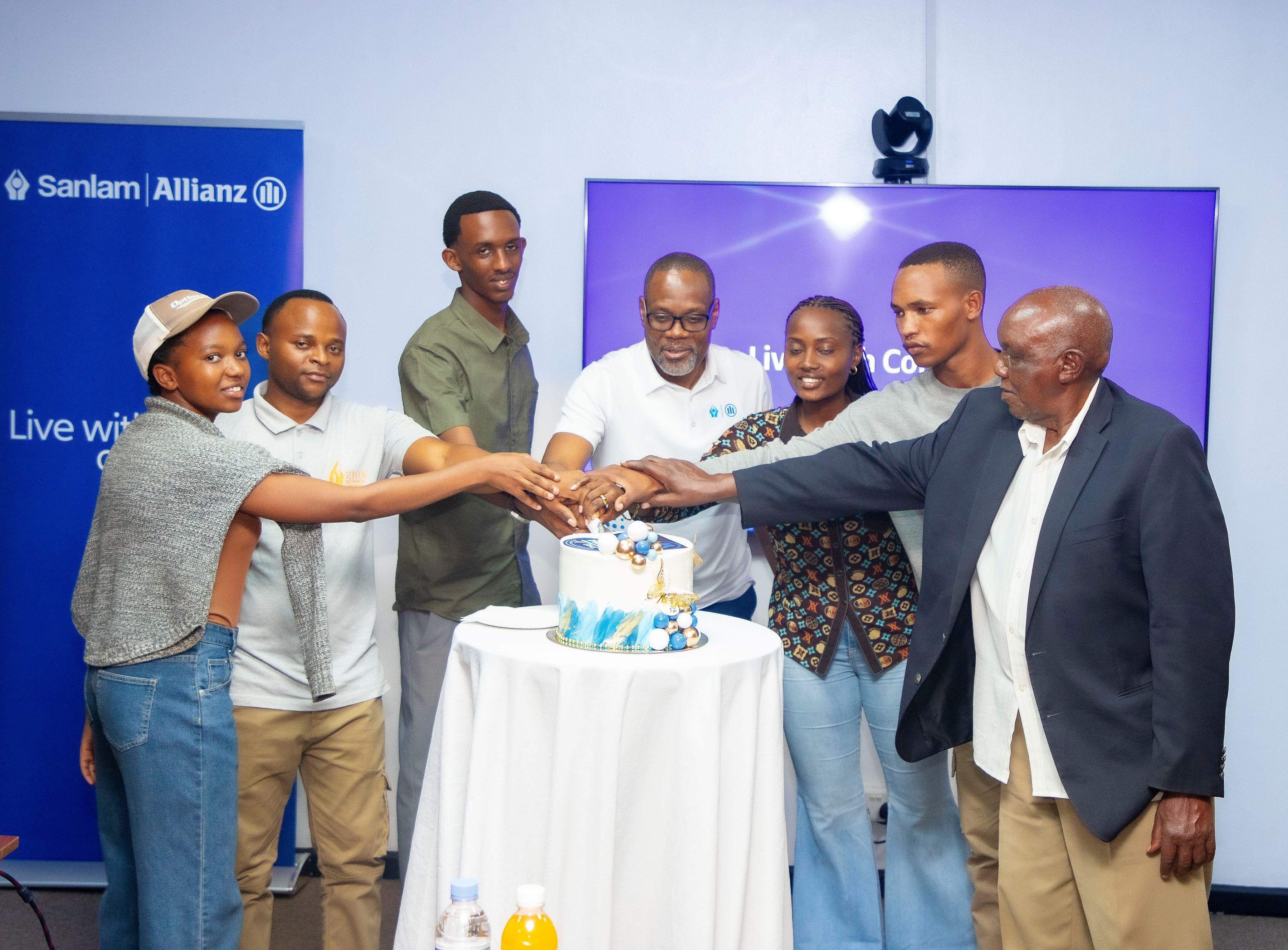 SanlamAllianz yizihije icyumweru cyahariwe serivisi zihabwa abakiliya