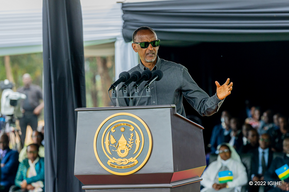 Perezida Kagame yijeje ‘gukurikirana vuba’ ikibazo cy’imihanda i Nyamasheke
