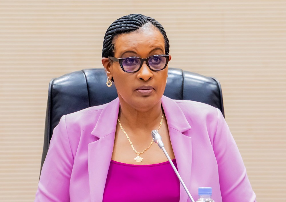 Umujyanama, umubyeyi akaba n’urugero rwiza: Urwibutso rw’abasenateri n’abadepite kuri Mukabalisa