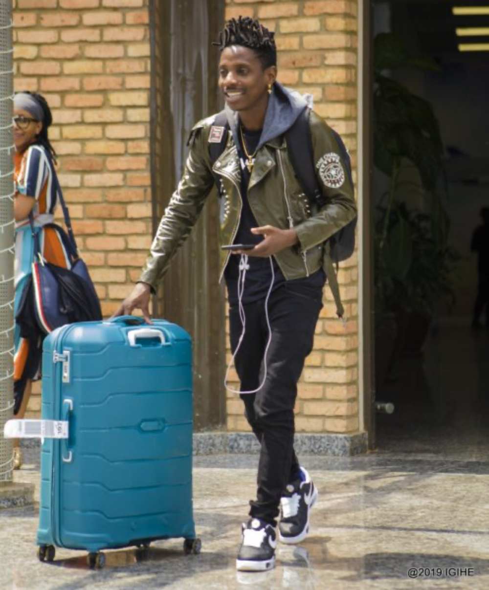 Eric Omondi yakebuye abahanzi ba Gospel bishoye mu mabi bakareka umuziki