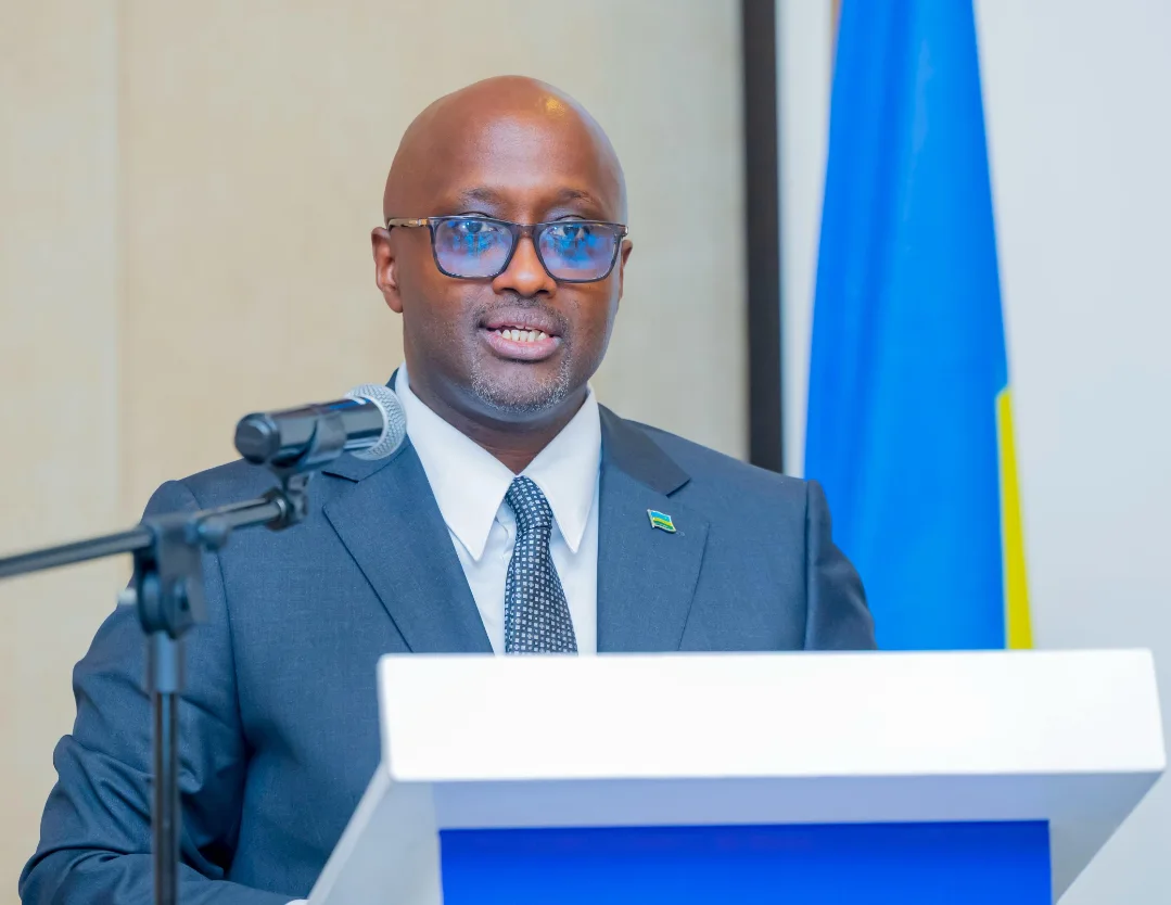 Nduhungirehe yanenze Tshisekedi wahaye icyubahiro Minisitiri watumye Abatutsi bicwa muri RDC