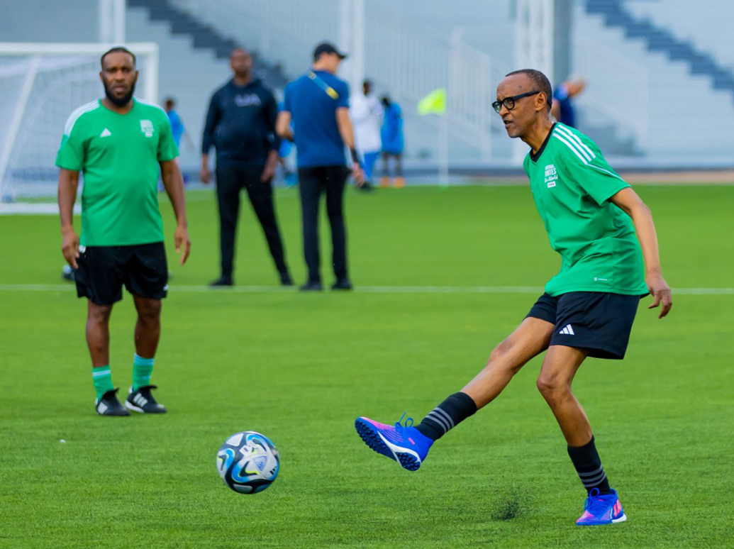 Jay Jay Okocha yafashije ikipe ya Perezida Kagame gutsinda iya Infantino na Cafu (Amafoto na Video)