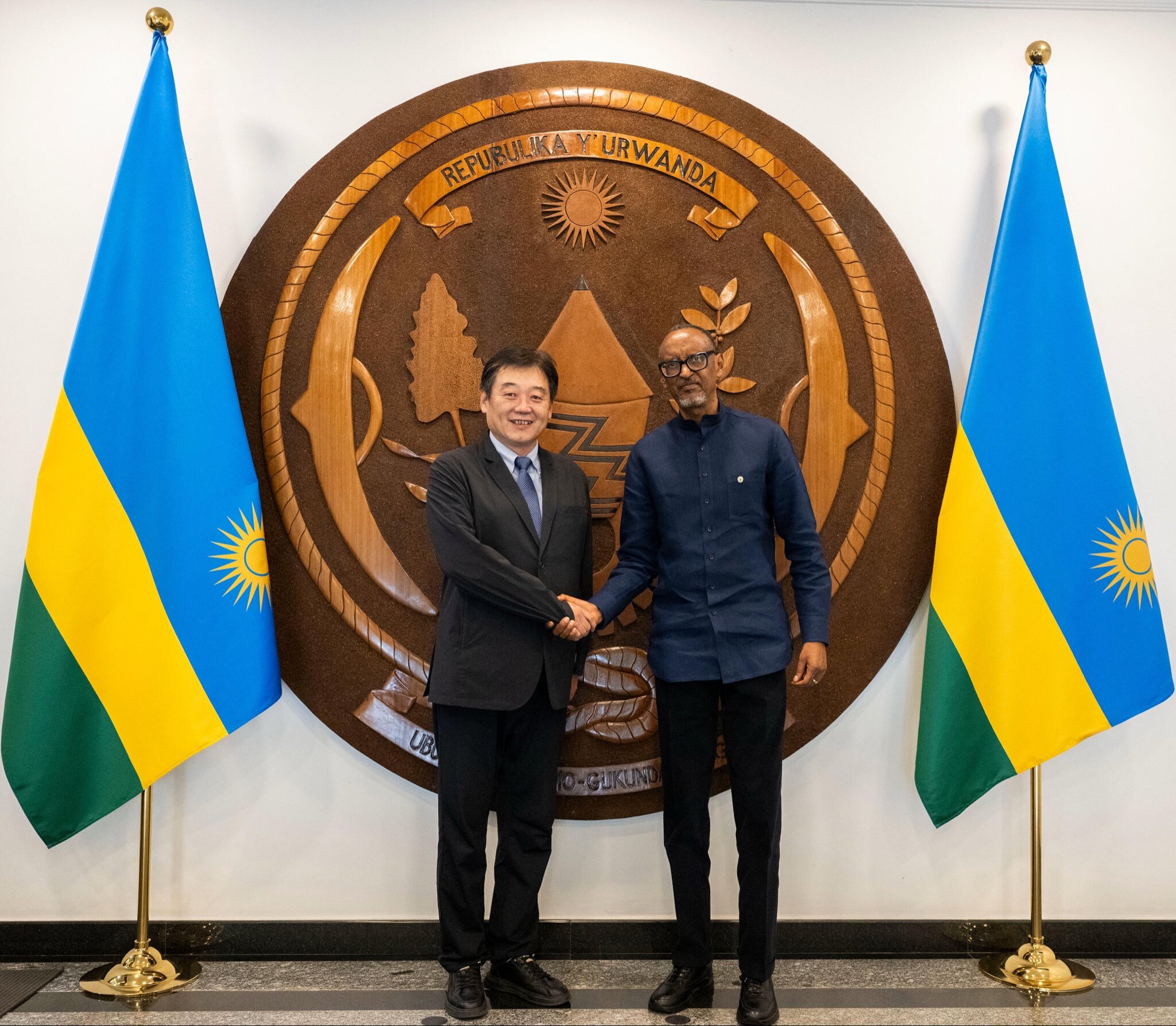 Perezida Kagame yaganiriye na Xu Hui ku gushinga mu Rwanda uruganda rw'imodoka z’amashanyarazi