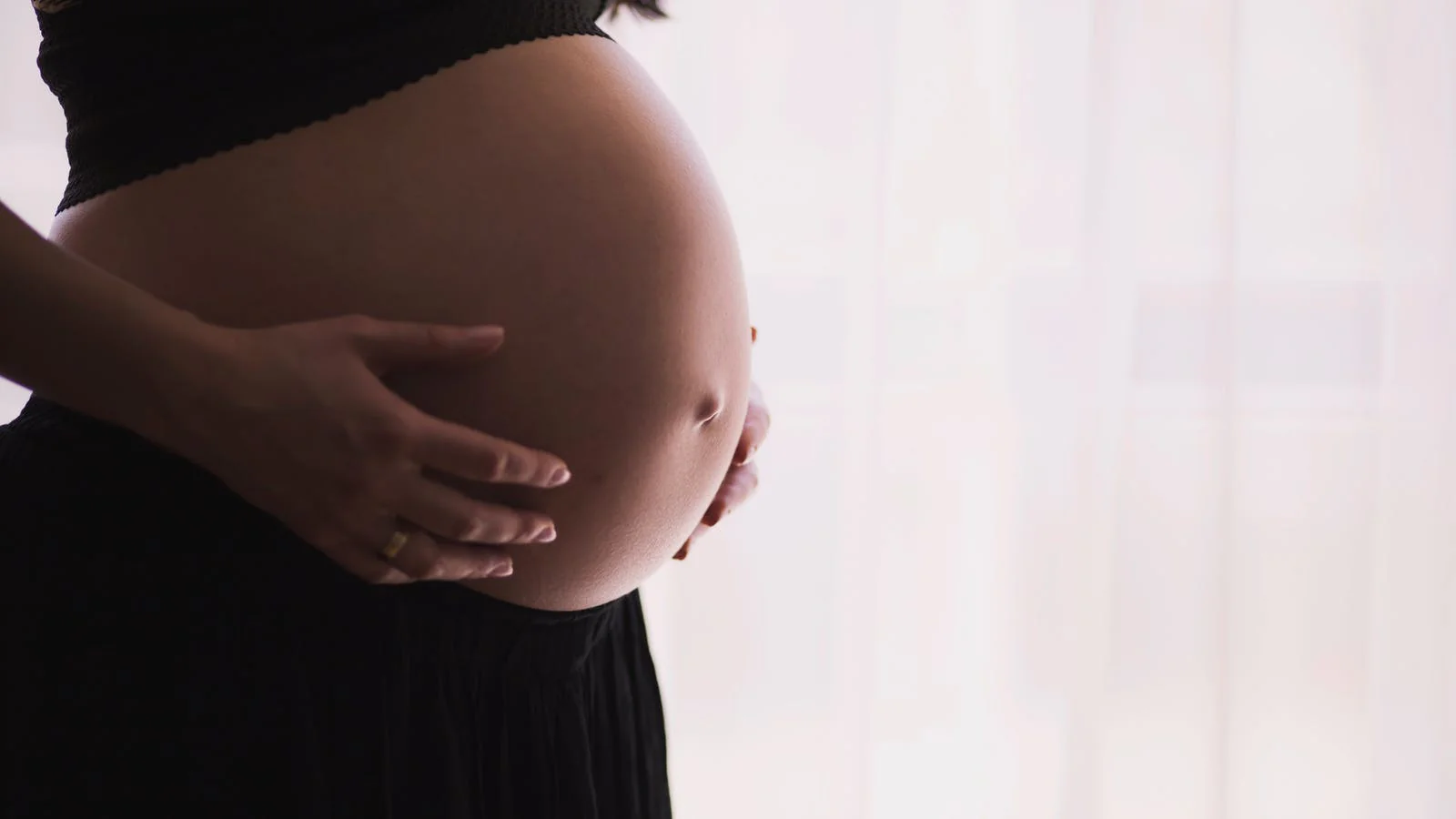 Ibidasanzwe kuri Superfetation, indwara yo gusamira inda hejuru y’indi